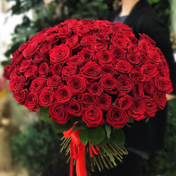 Букет из 23 красных роз