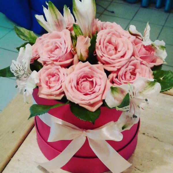 Цветы в коробке «Розита»