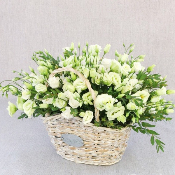 Цветы в корзине «15 белых эустом»