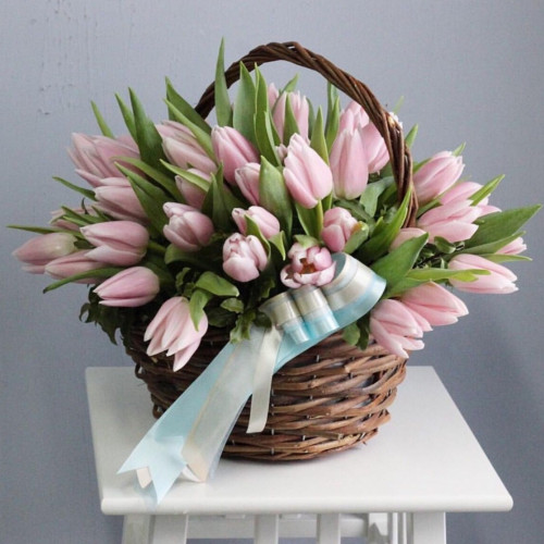 Корзина цветов «31 розовый тюльпан»