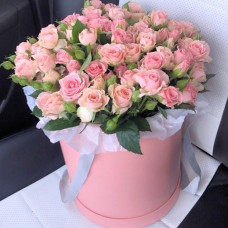 Цветы в коробке «11 кустовых роз»