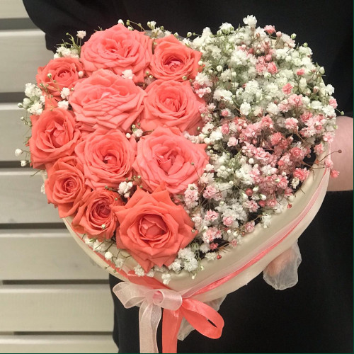 Цветы в коробке «Розовое сердце»